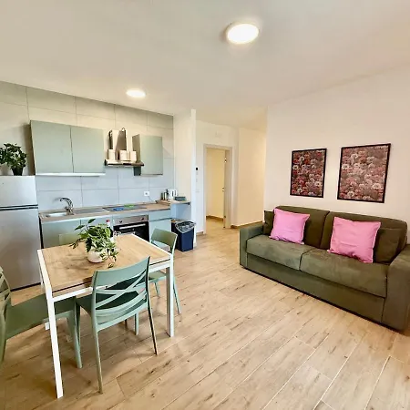 Dei Principi 1, Aeroporto E Parcheggio Gratuito Apartamento Bari